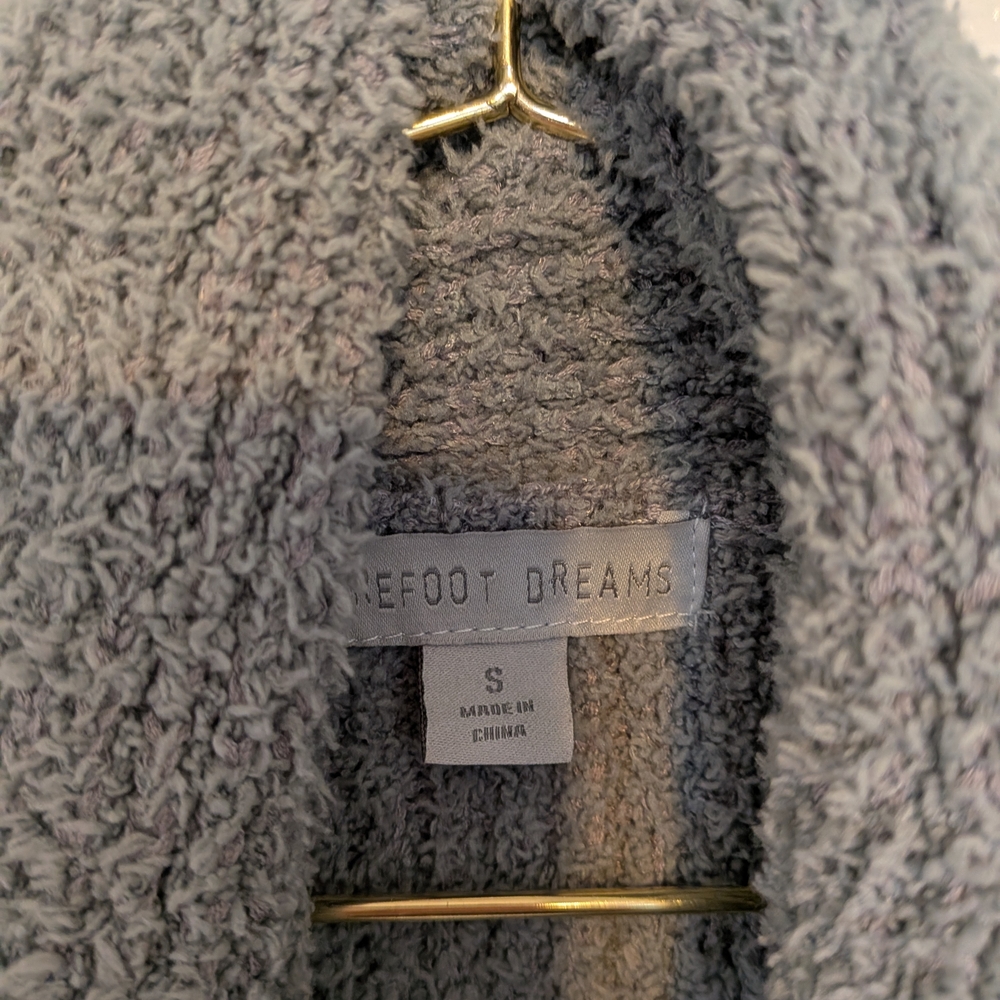 Barefoot Dreams Soft Gray Cardigan - Picture 4 of 7